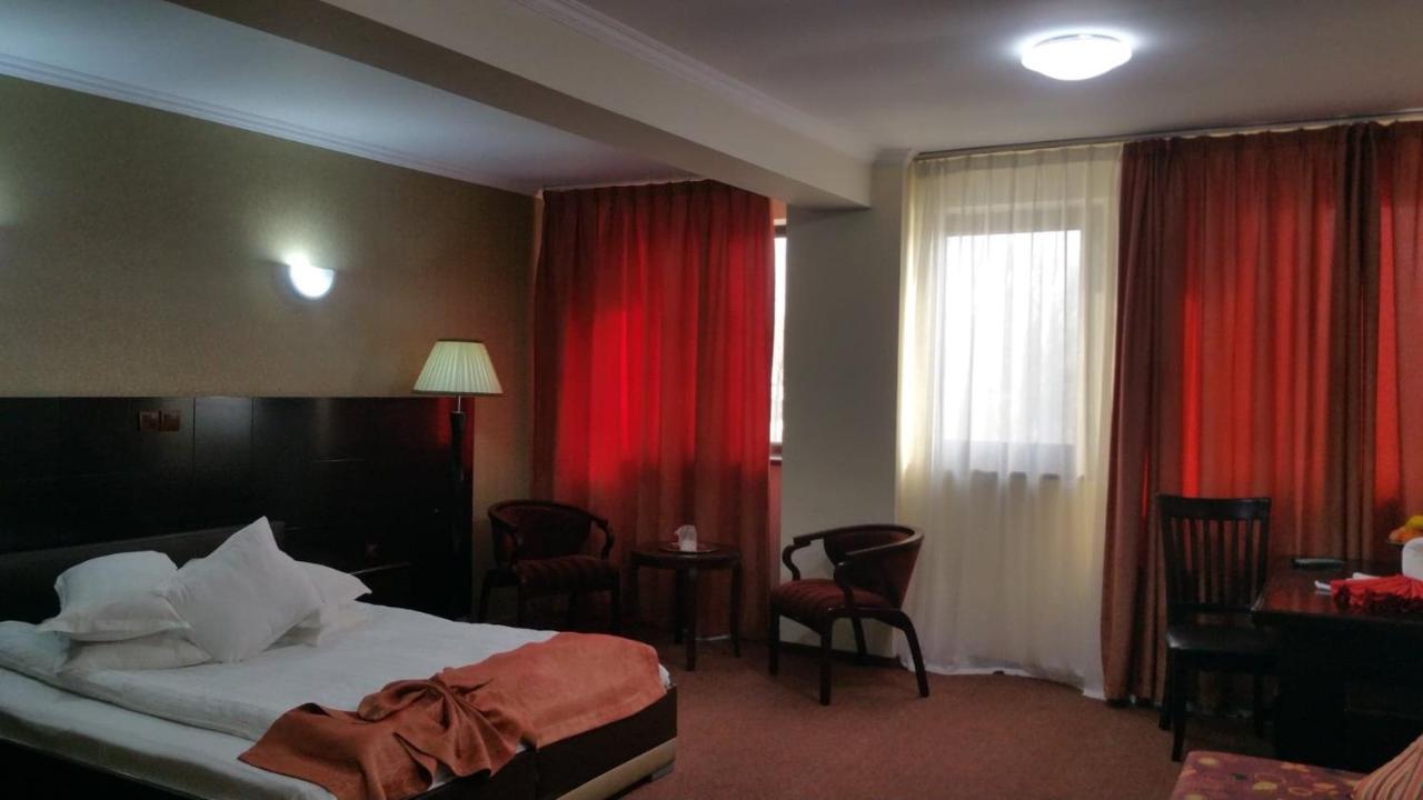 Hotel Helin Aeroport - Craiova Exteriér fotografie